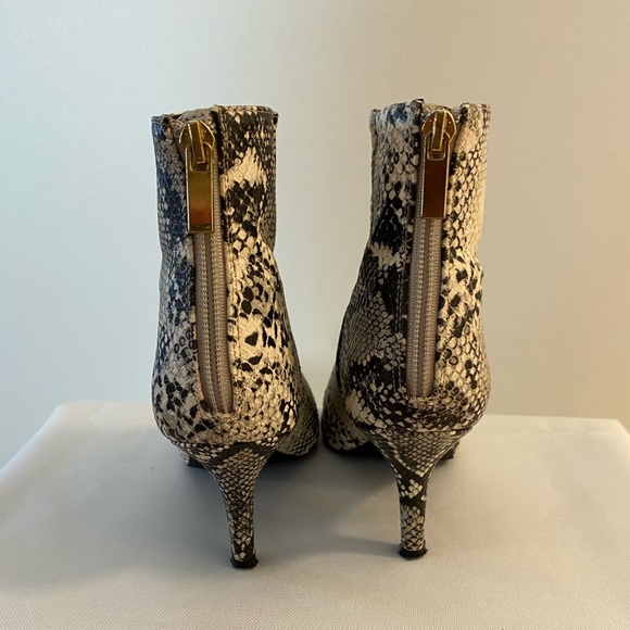 Snakeskin Booties,  heel, Size 5 - Picture 6 of 10